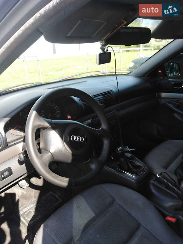 Седан Audi A4 1999 в Ивано-Франковске