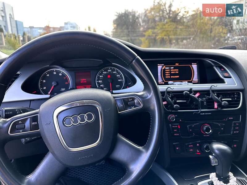 Седан Audi A4 2012 в Черкасах