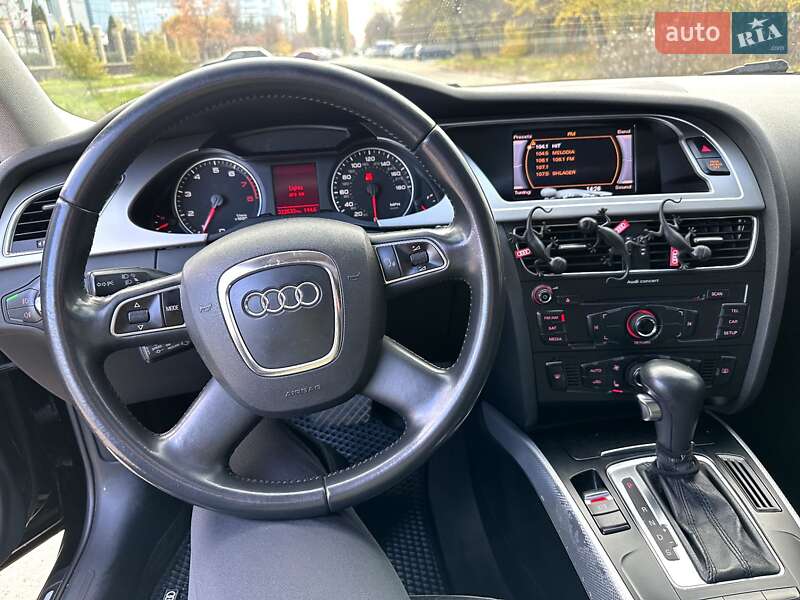 Седан Audi A4 2012 в Черкасах