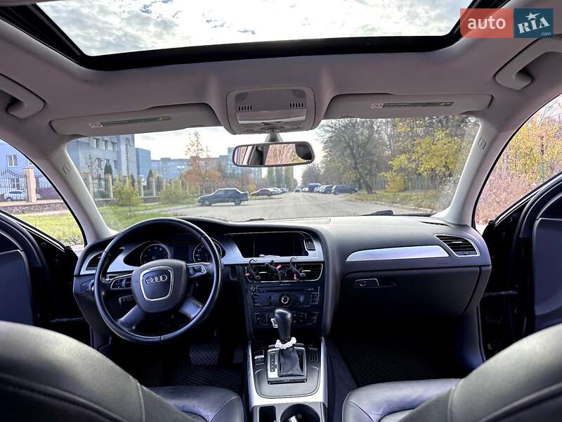 Седан Audi A4 2012 в Черкасах