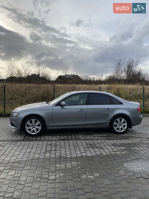 Седан Audi A4 2010 в Дрогобыче