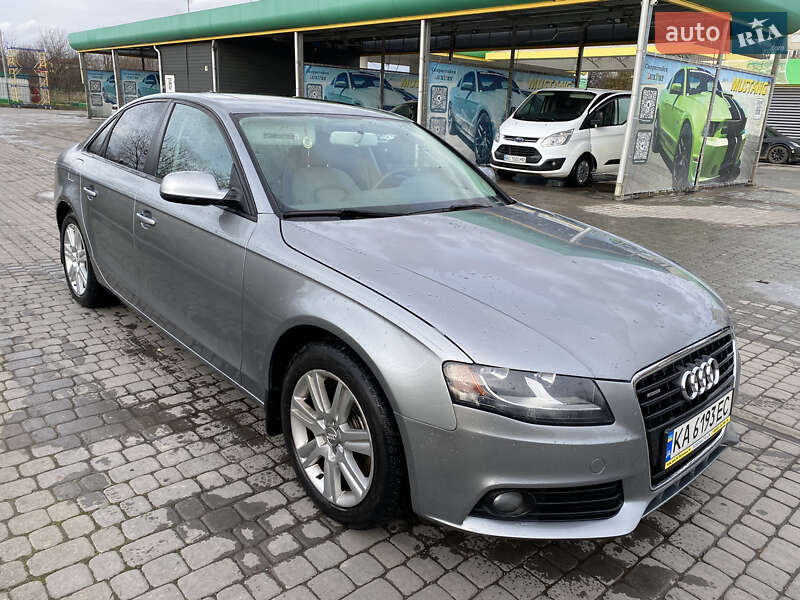 Седан Audi A4 2010 в Дрогобыче