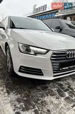 Audi A4  2015