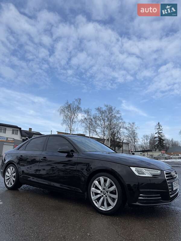 Седан Audi A4 2016 в Чернівцях