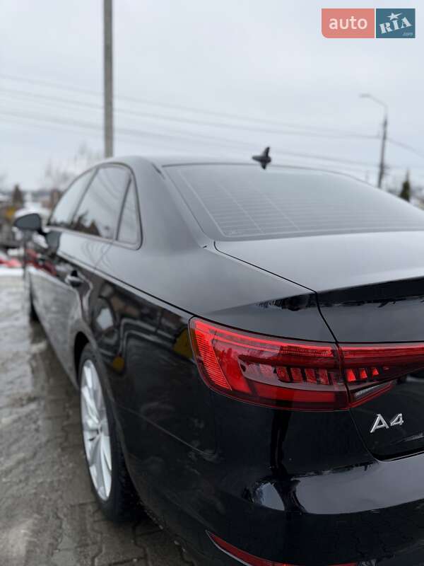 Седан Audi A4 2016 в Чернівцях