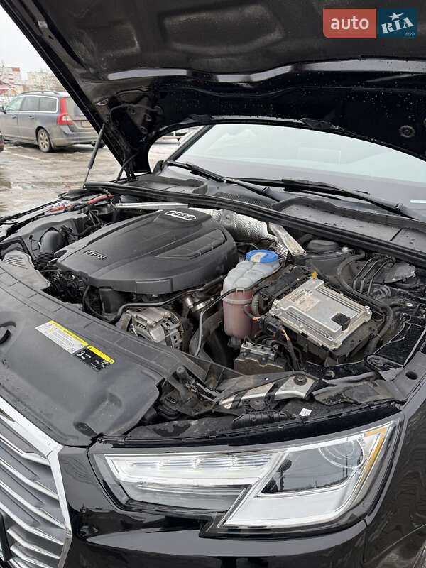 Седан Audi A4 2016 в Чернівцях