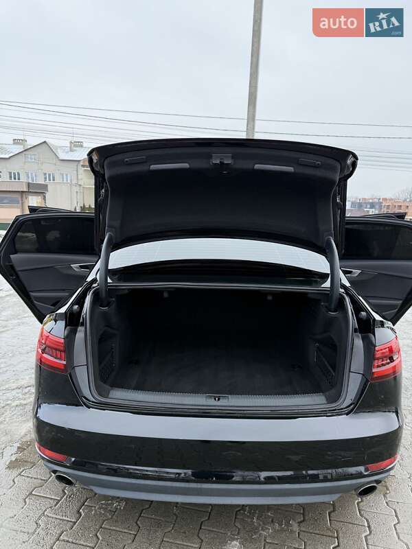 Седан Audi A4 2016 в Чернівцях
