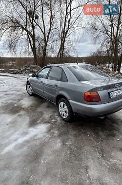 Седан Audi A4 1995 в Нетішині