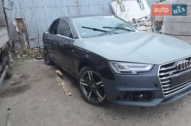 Audi A4  2016