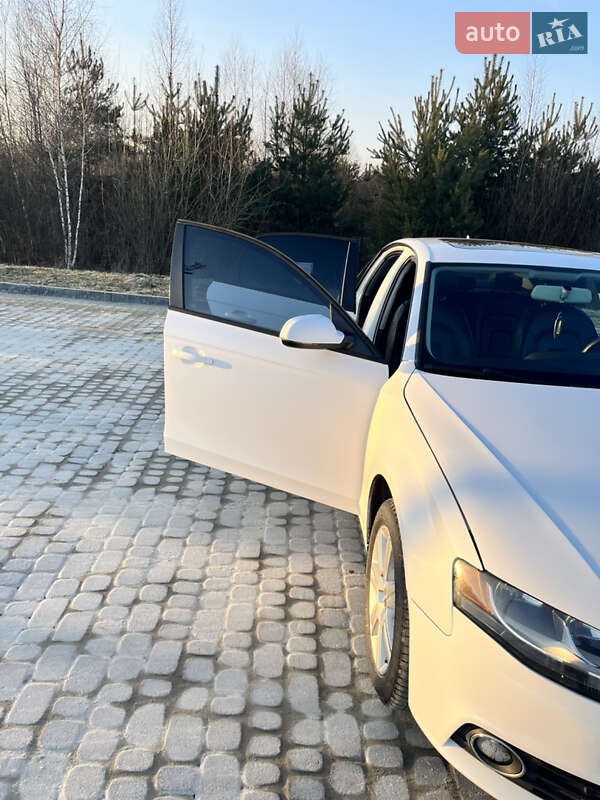 Седан Audi A4 2010 в Николаеве