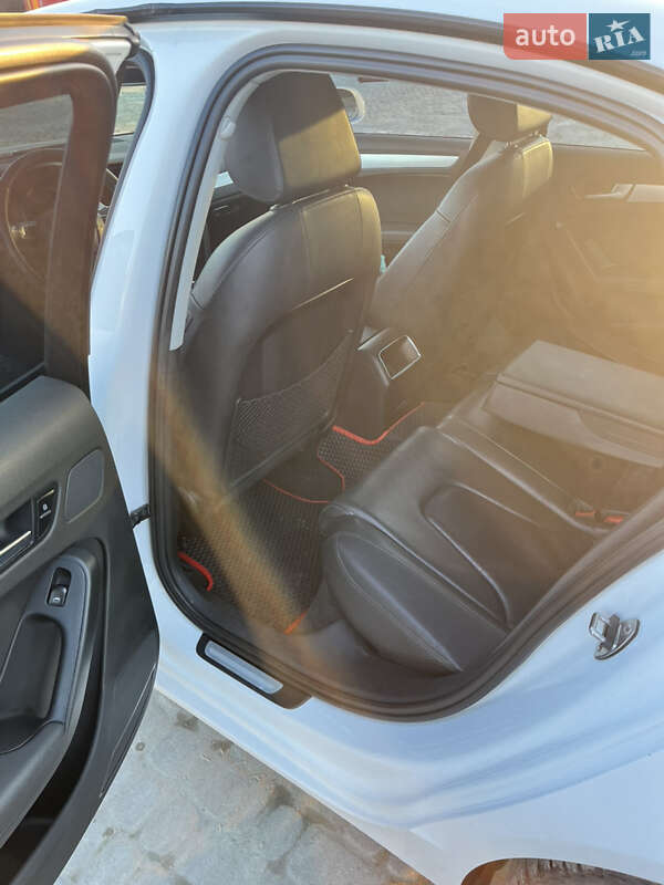 Седан Audi A4 2010 в Николаеве