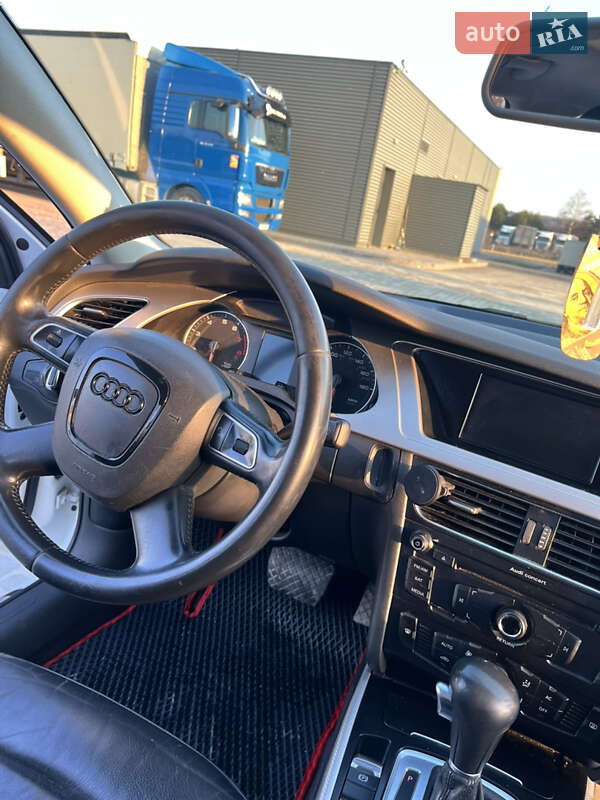 Седан Audi A4 2010 в Николаеве