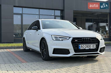 Audi A4  2017