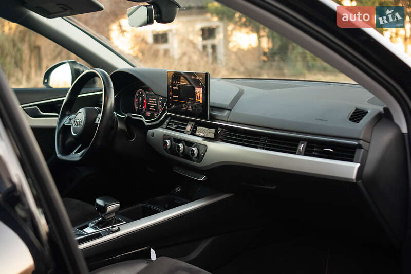Універсал Audi A4 2019 в Ужгороді