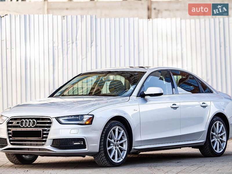 Седан Audi A4 2013 в Львове