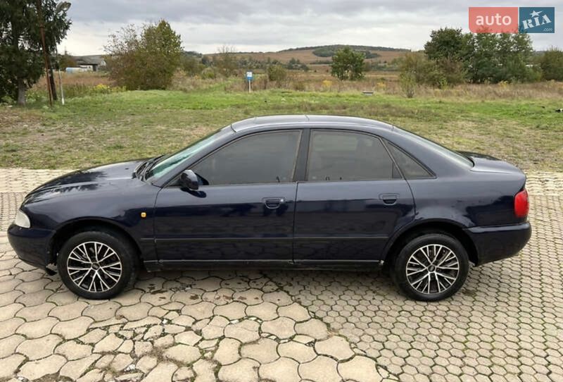 Седан Audi A4 1997 в Черновцах