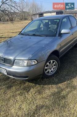 Audi A4  1998