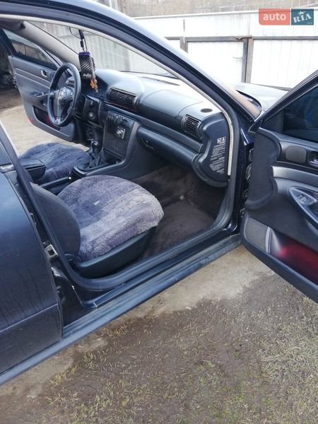 Седан Audi A4 1995 в Рахове