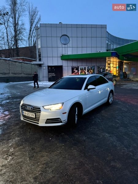Седан Audi A4