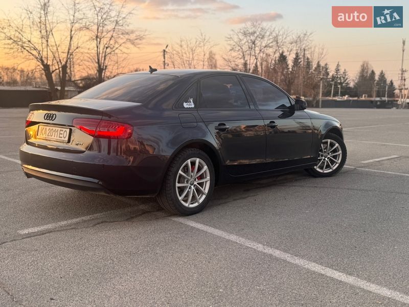 Седан Audi A4 2012 в Білогородці