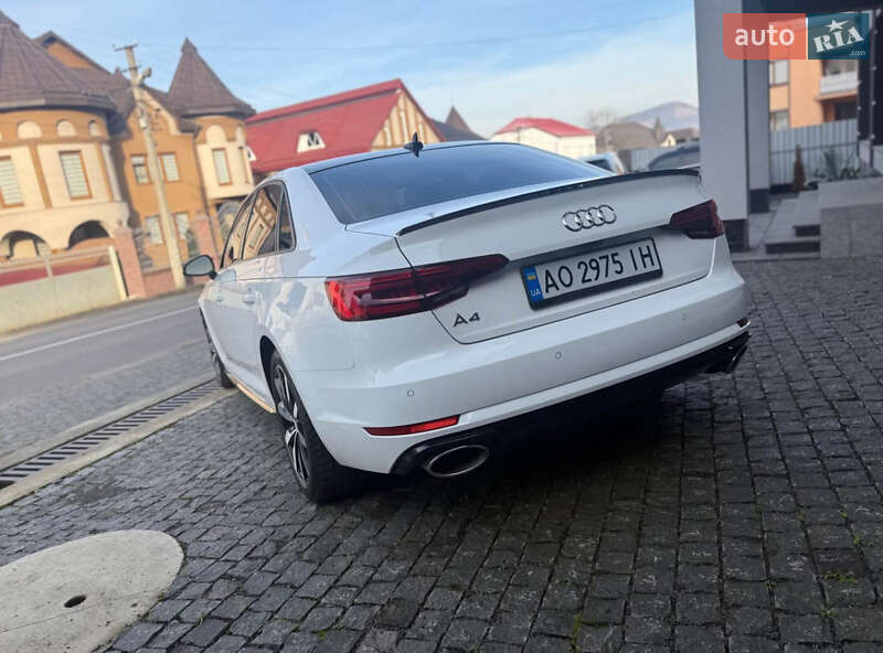 Седан Audi A4 2016 в Чернівцях