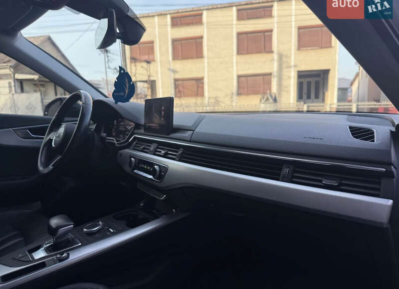 Седан Audi A4 2016 в Чернівцях