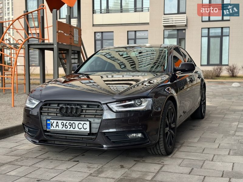 Седан Audi A4 2013 в Киеве