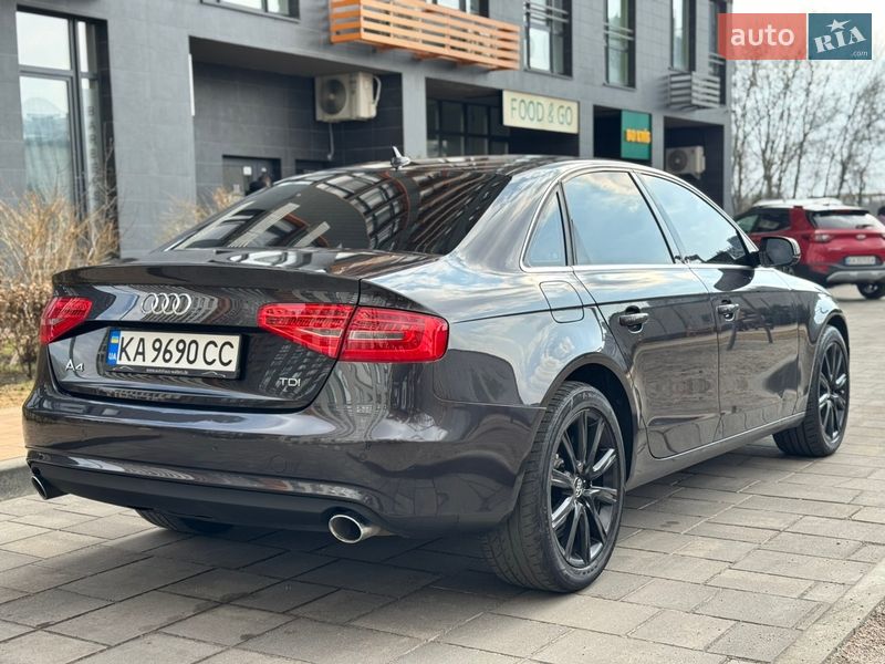 Седан Audi A4 2013 в Киеве