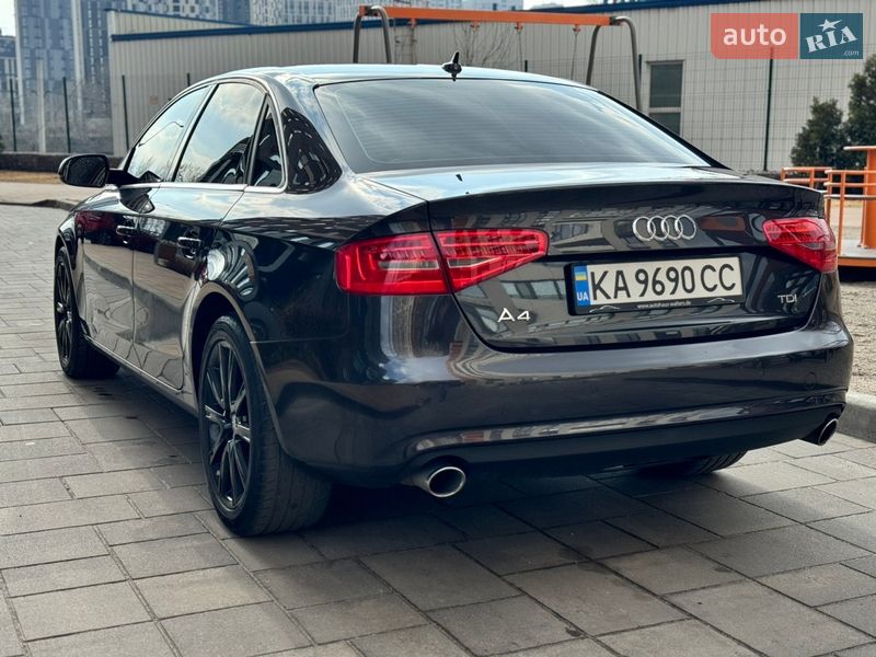 Седан Audi A4 2013 в Киеве