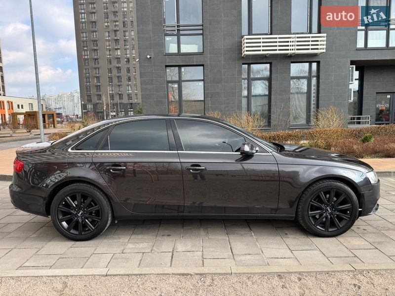 Седан Audi A4 2013 в Киеве