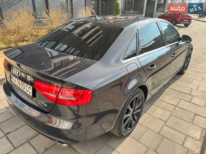 Седан Audi A4 2013 в Киеве