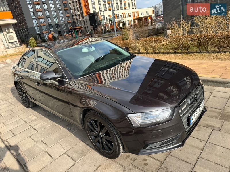 Седан Audi A4 2013 в Киеве