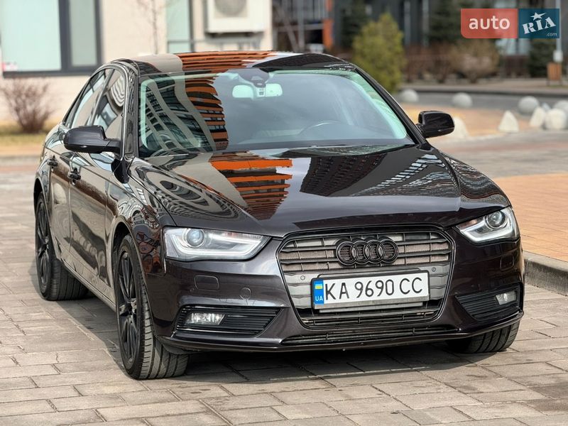 Седан Audi A4 2013 в Киеве
