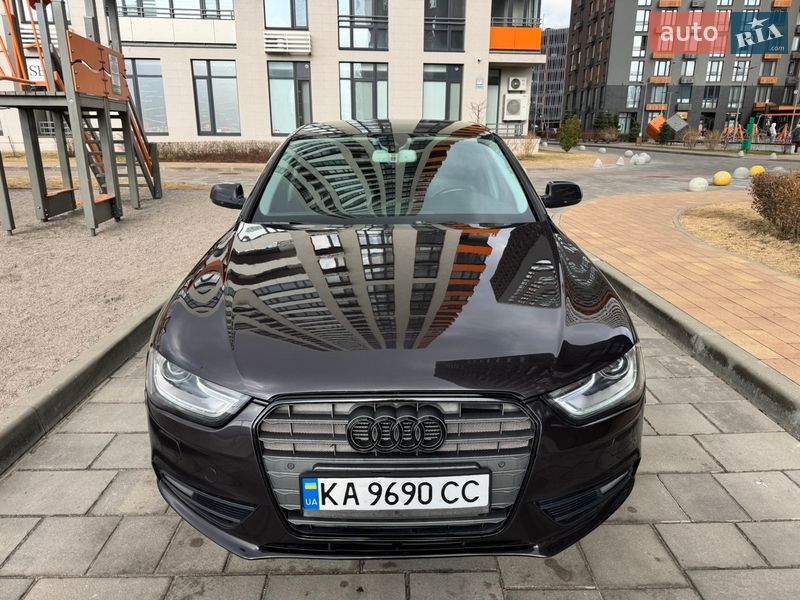 Седан Audi A4 2013 в Киеве