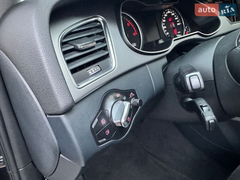 Седан Audi A4 2013 в Киеве