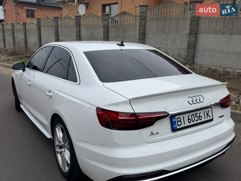 Седан Audi A4 2021 в Полтаві