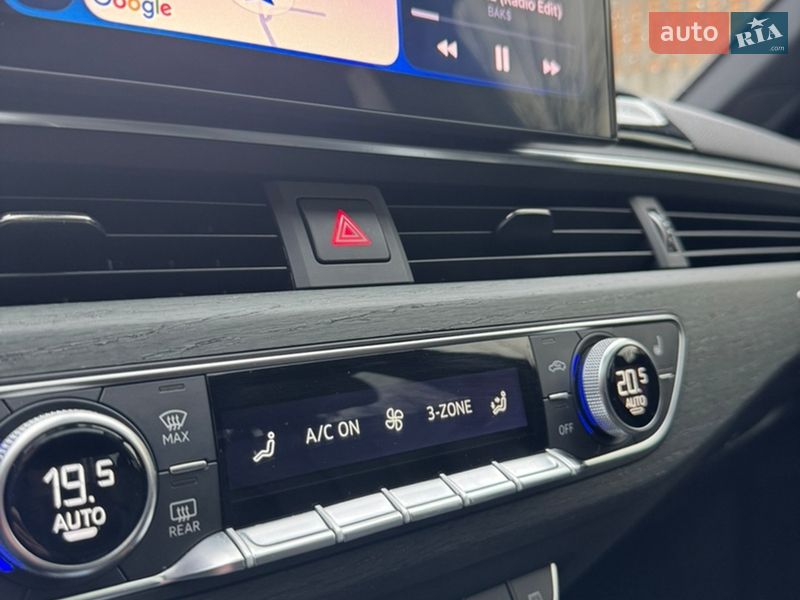 Седан Audi A4 2021 в Полтаві