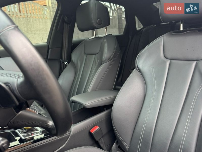 Седан Audi A4 2021 в Полтаві