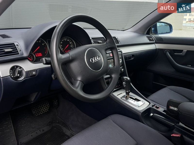 Седан Audi A4 2002 в Подольске