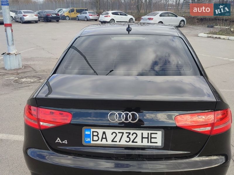 Седан Audi A4 2013 в Кропивницькому