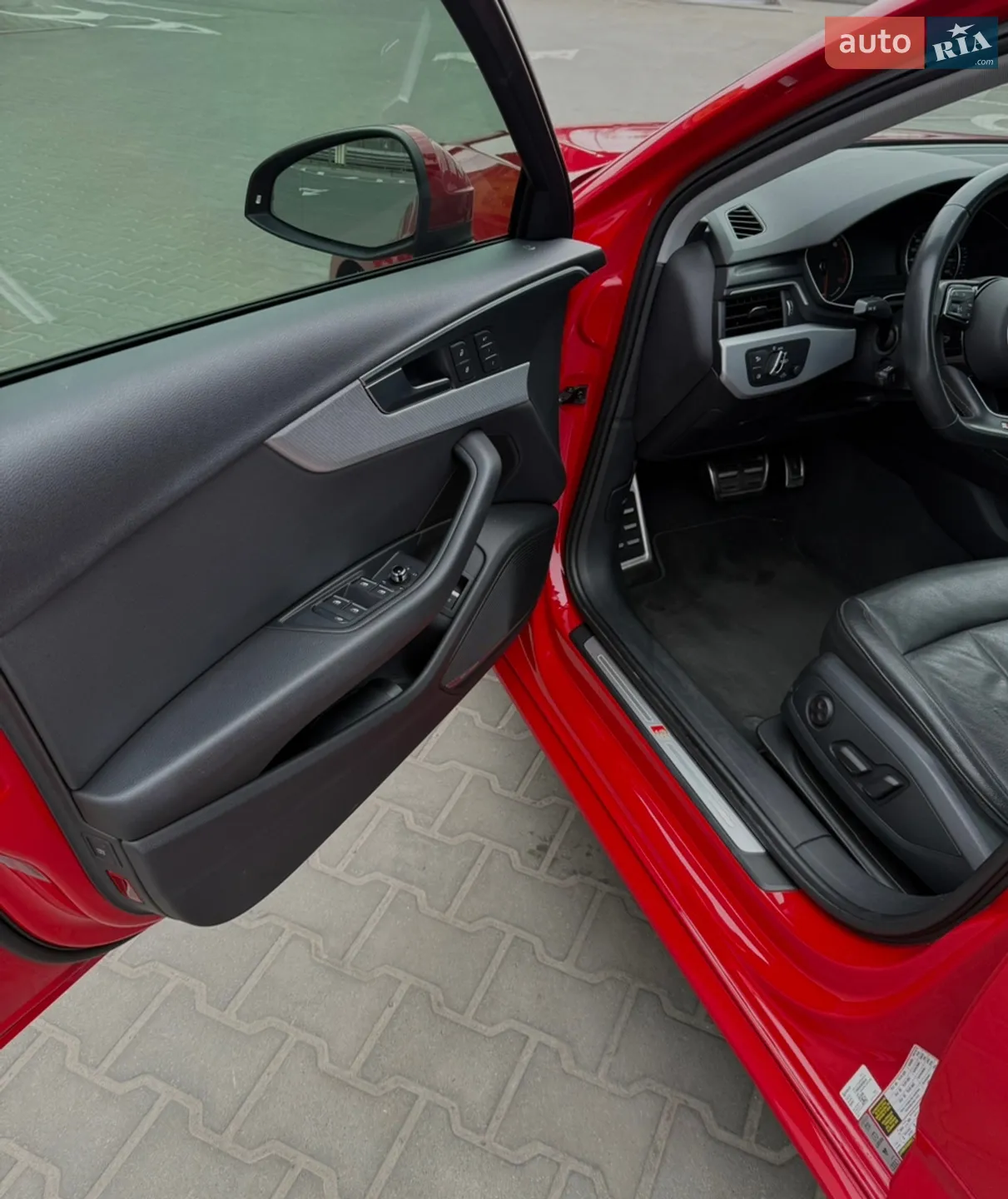 Audi A4 2017 VIN WAULMAF43HN071965 фото оголошення 5 з 14