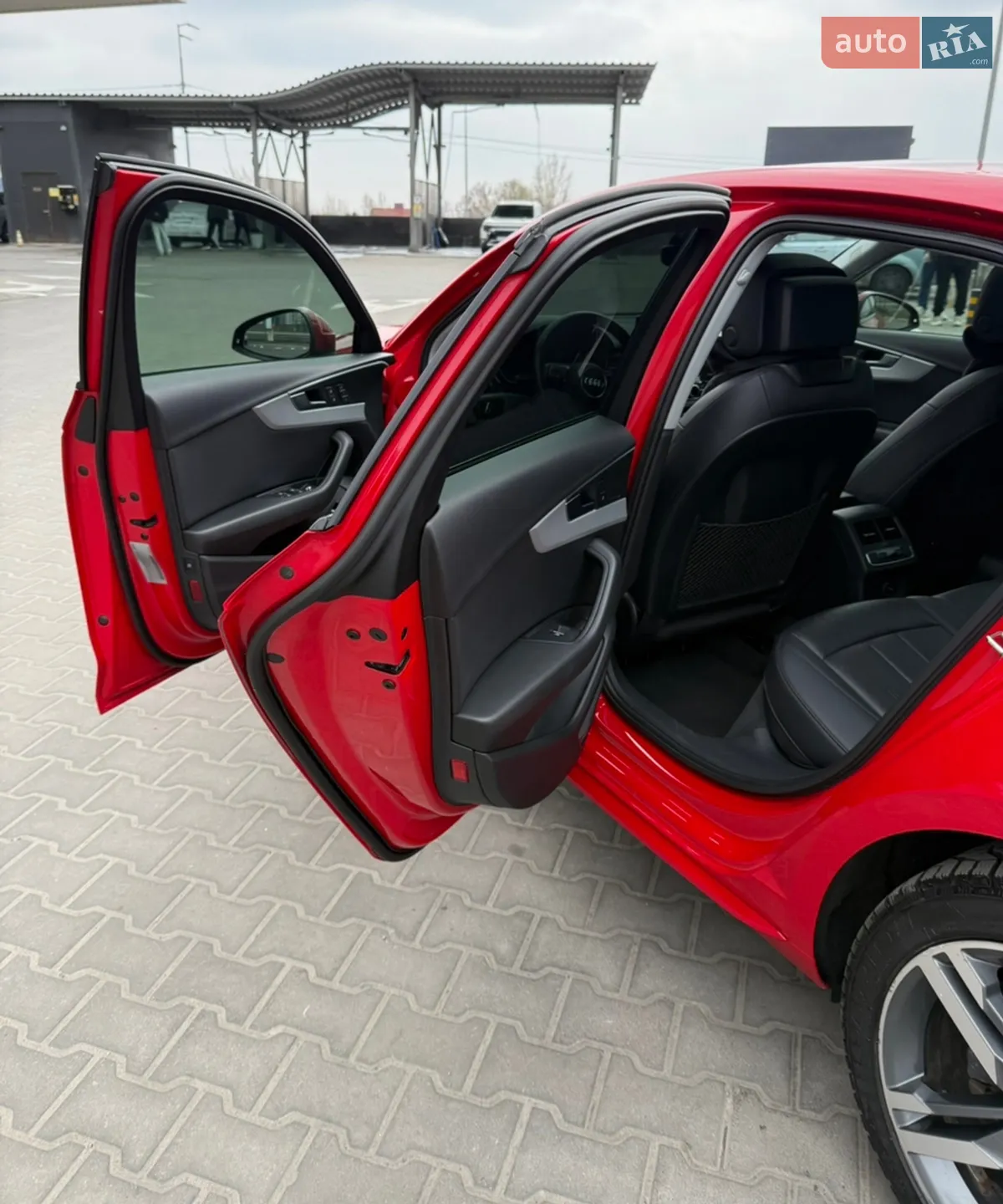 Audi A4 2017 VIN WAULMAF43HN071965 фото оголошення 6 з 14