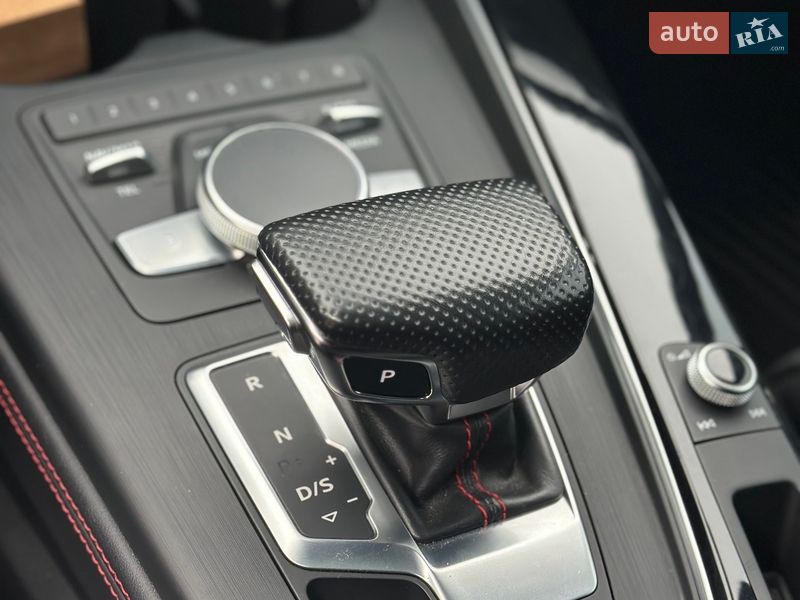 Седан Audi A4 2018 в Одессе