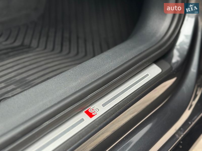 Седан Audi A4 2018 в Одессе