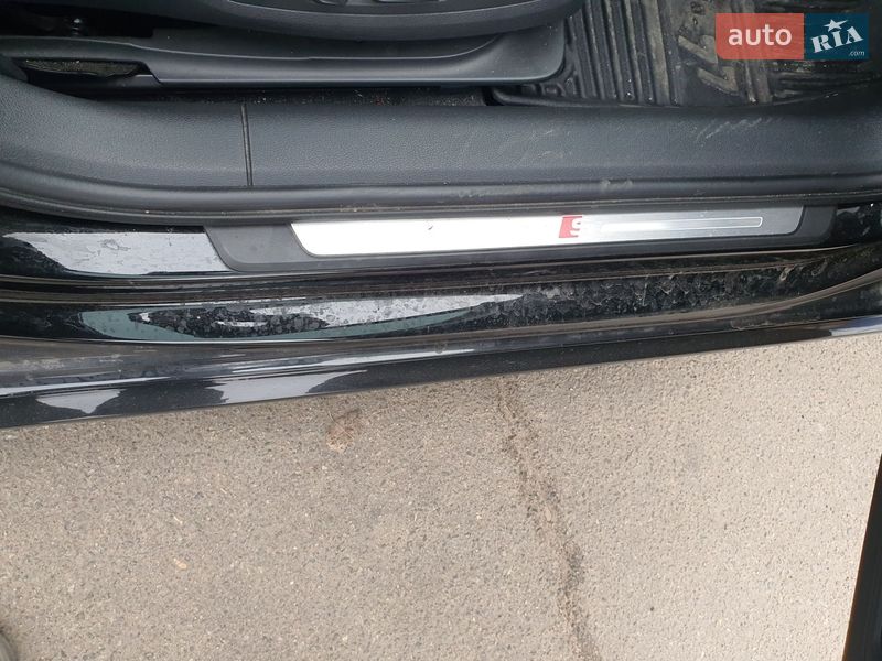 Седан Audi A4 2017 в Николаеве