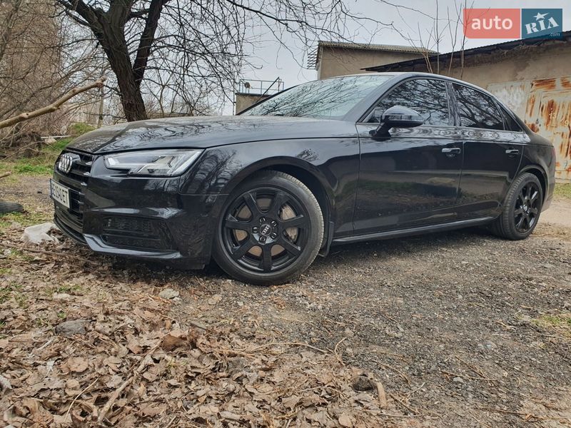 Седан Audi A4 2017 в Николаеве
