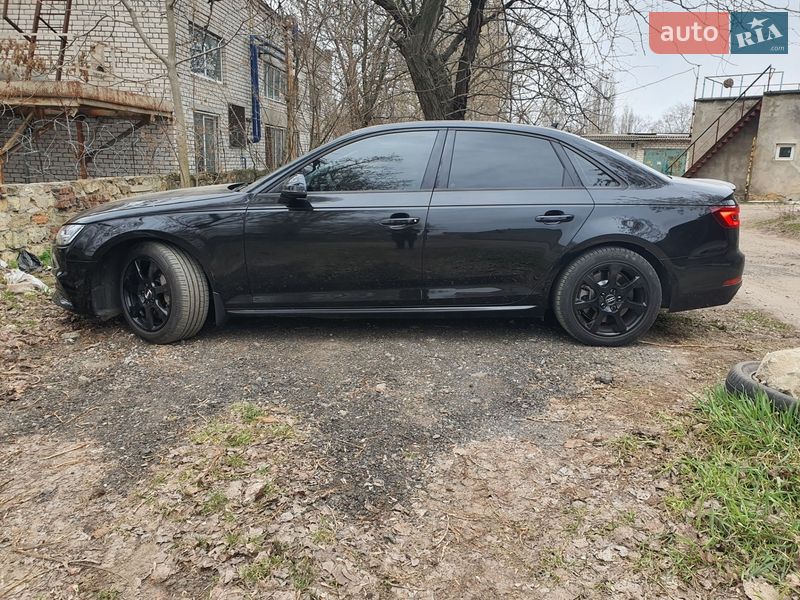 Седан Audi A4 2017 в Николаеве