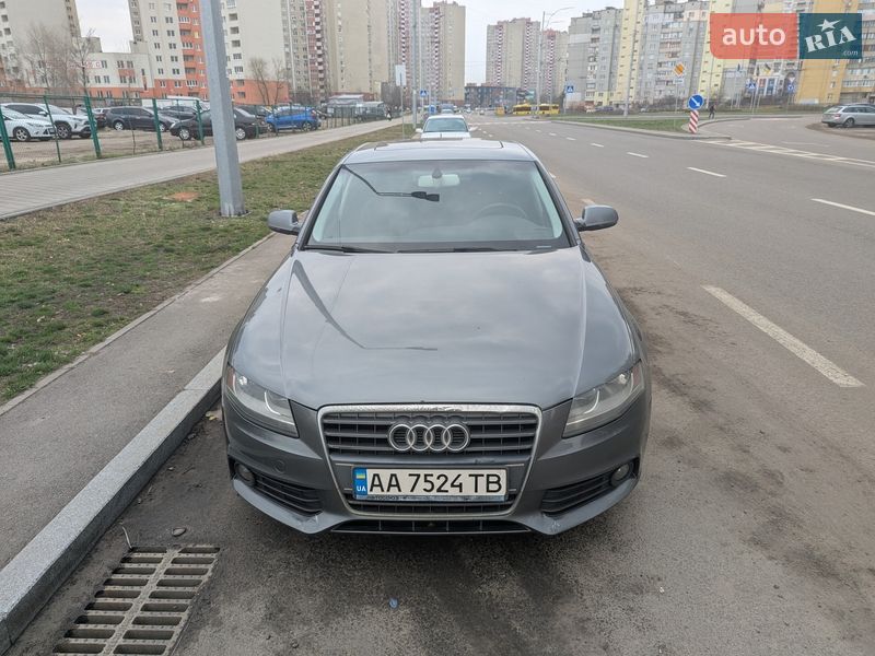 Седан Audi A4 2012 в Києві