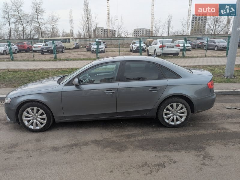 Седан Audi A4 2012 в Києві
