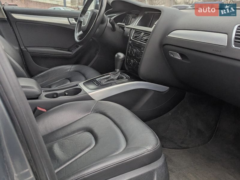 Седан Audi A4 2012 в Києві